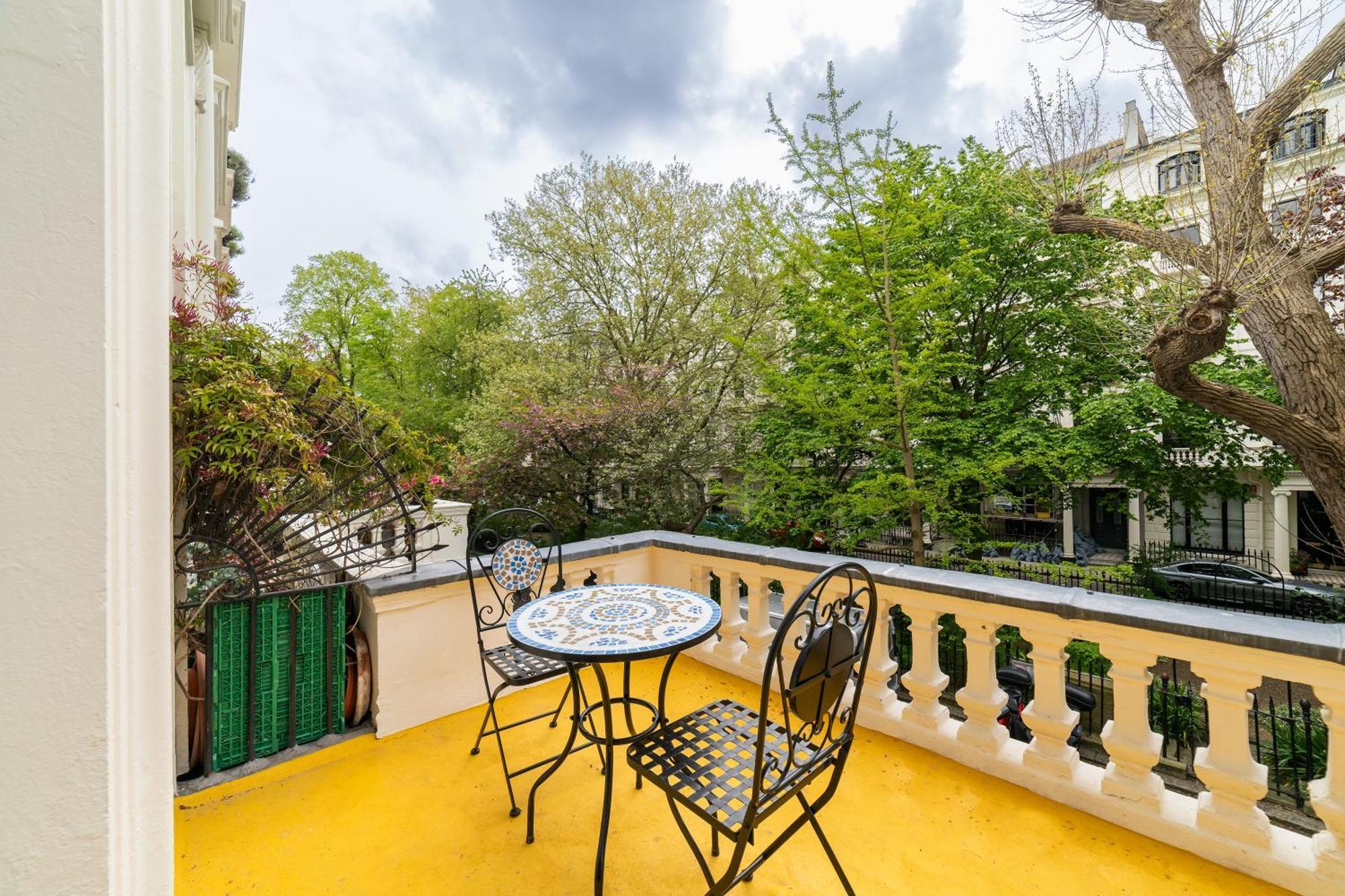 Апартаменты Cozy In Queen's Garden