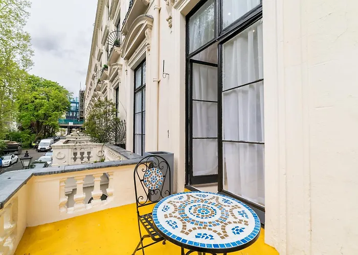Cozy Studio In Queen\'S Garden